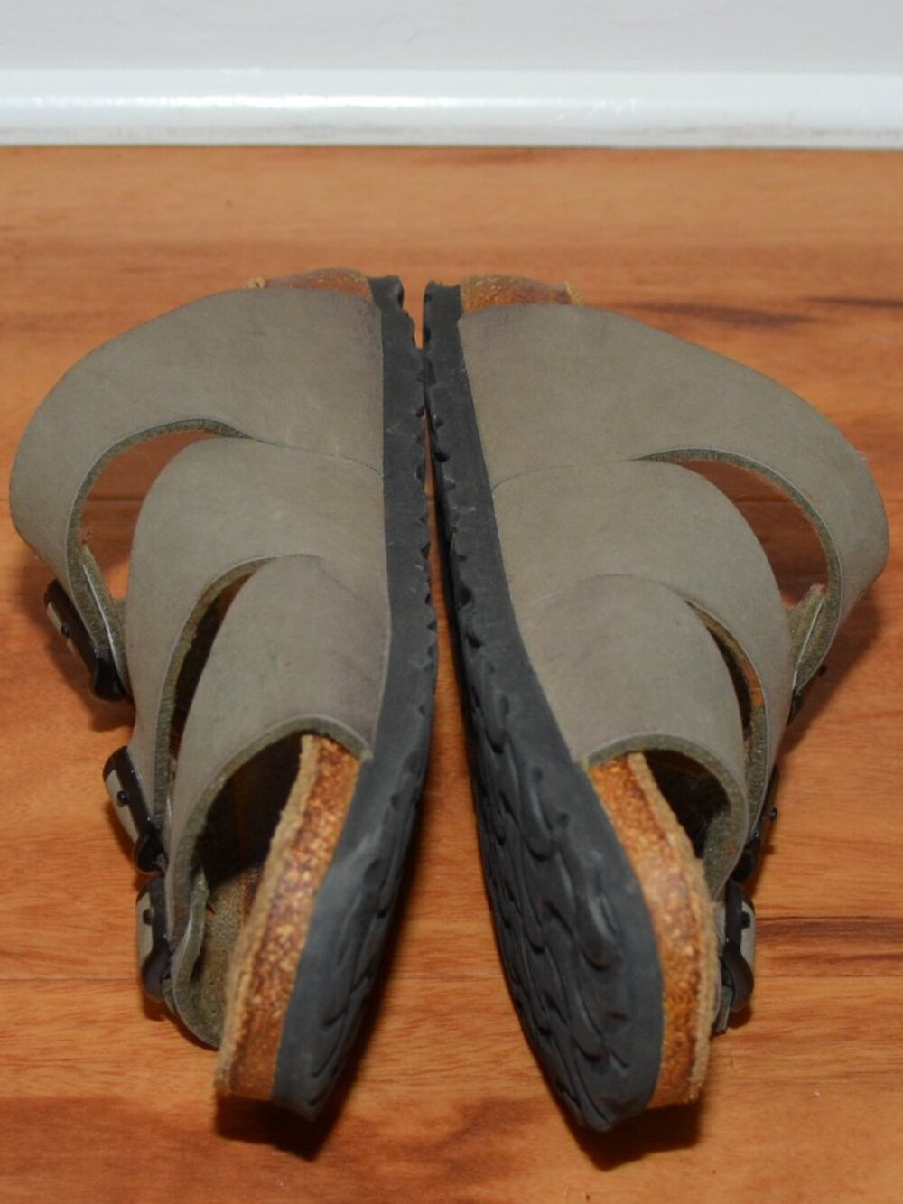 Birkenstock Birki's Canberra Brown Well worn Triple Strap Sandals 5-5.5 (36/35) - Picture 7 of 10